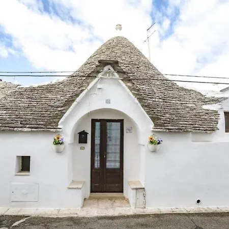 Trulli With Garden Dora * Alberobello